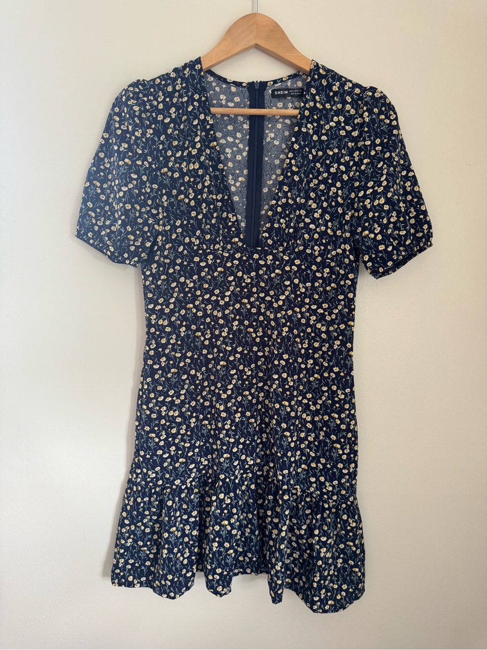 SHEIN NWOT Navy Floral Deep V-Neck Ruffle Mini Dress